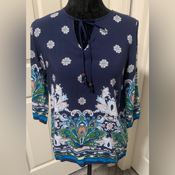 Lucy & Laurel Tops - Lucy & Laurel Lightweight Top
